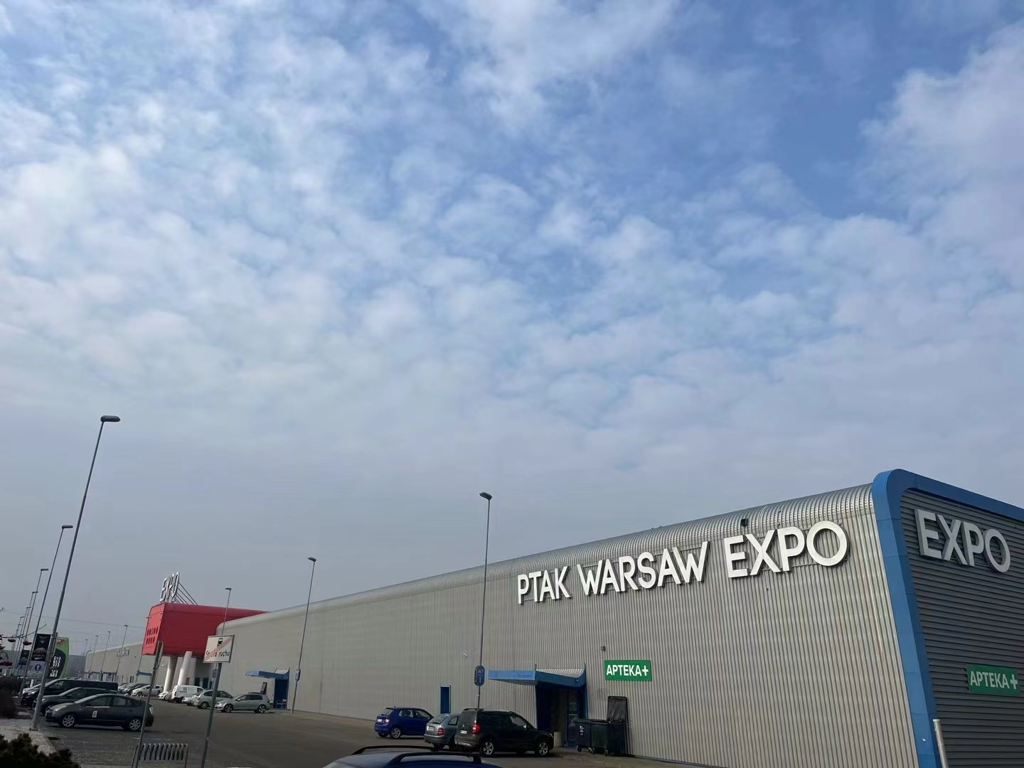 Легендарные резервуары для воды на выставке HVAC PTAK в Варшаве EXPO 2025: демонстрация устойчивых решений для горячего водоснабжения в Польше